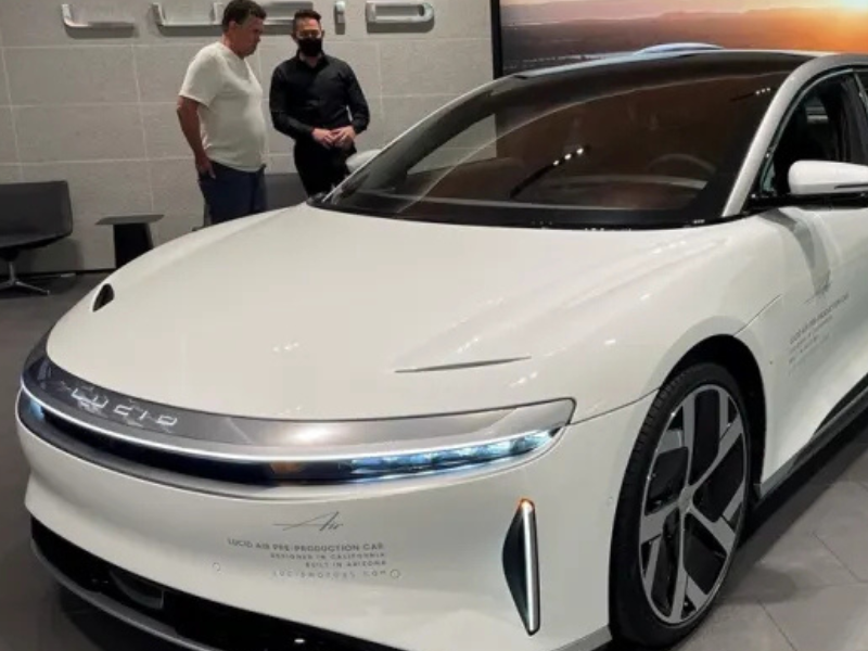 السعودية تطلق أول علامة تجارية للسيارات الكهربائية ضمن خطط تنويع الاقتصاد