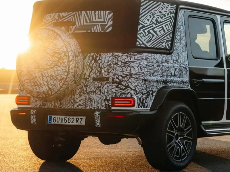 مرسيدس تعيد إحياء جي كلاس بسقف مكشوف بعد غياب 10 أعوام