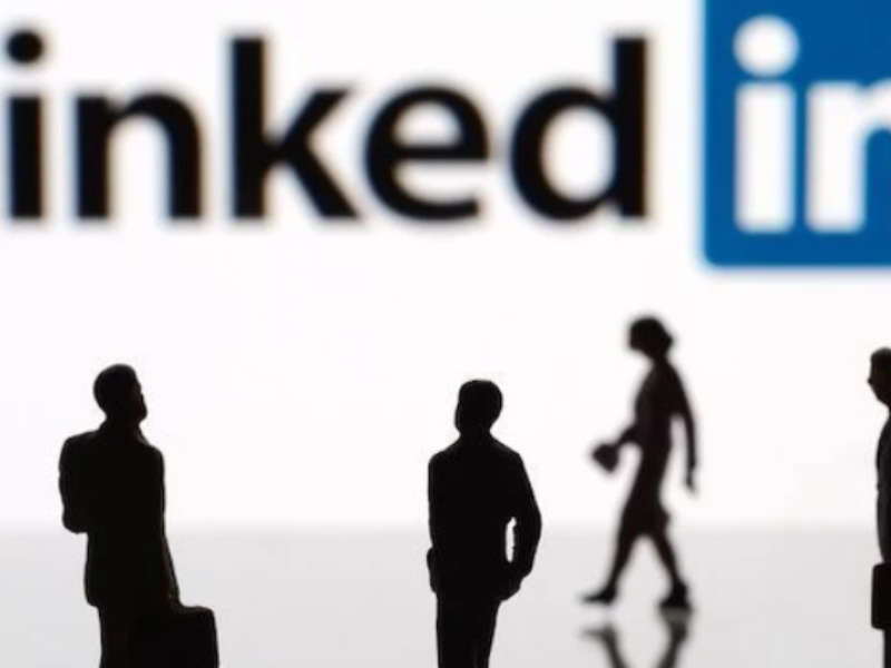 ​LinkedIn والتحيز الجنسي: كيف تفضل الخوارزميات الحسابات الذكورية