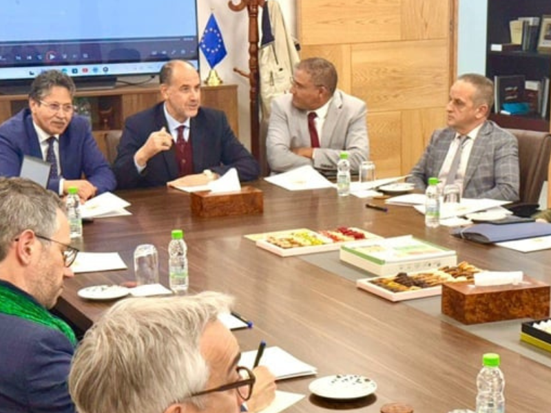 وفد قضائي أوروبي يزور مركز “مصالحة” للاطلاع على نموذج المغرب في إعادة تأهيل السجناء المتورطين في التطرف والإرهاب