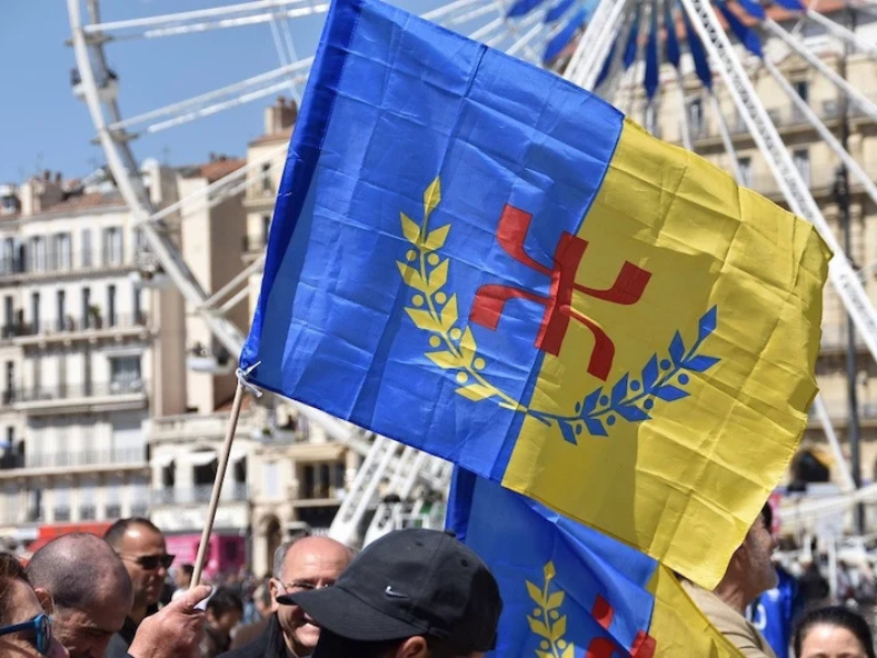 ​إعلان “جمهورية القبائل” من باريس… خطوة مثيرة تفتح ملف تقرير المصير على الساحة الدولية