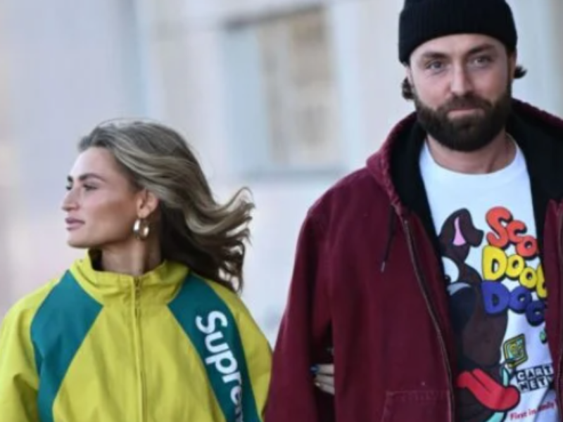 إذا لاحظت هذه التصرفات الثمانية عند شريكك، فقد يكون مرتبطًا بزميلة في العمل