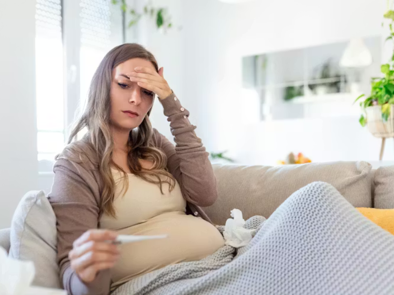 الإنفلونزا أثناء الحمل: المخاطر، الأعراض وطرق الوقاية