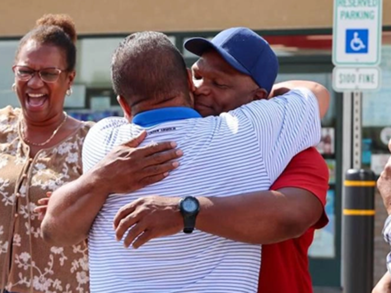 سائق أمريكي مخضرم يتوج بلقب “بطل Road Warrior لعام 2025” بعد مسيرة آمنة امتدت 34 عامًا