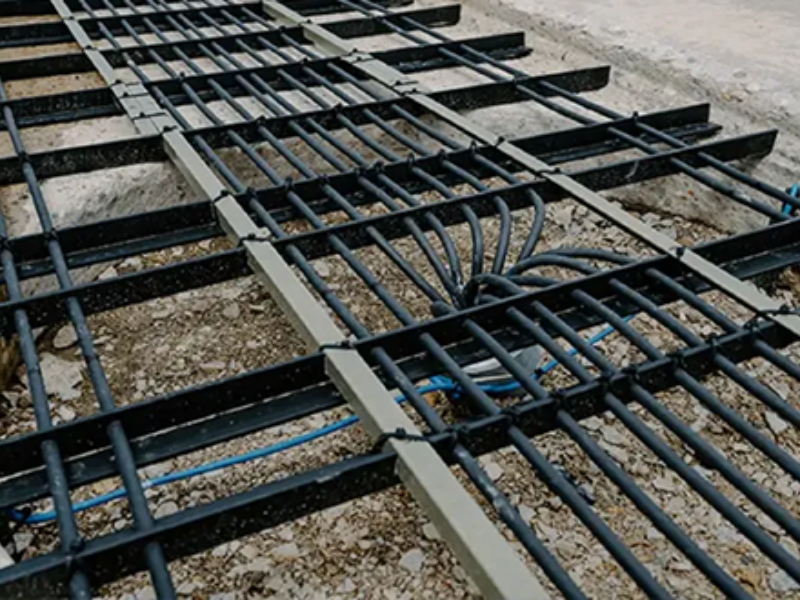 اختراق أمريكي: شحن لاسلكي للمركبات الكهربائية الثقيلة أثناء السير على الطرق السريعة