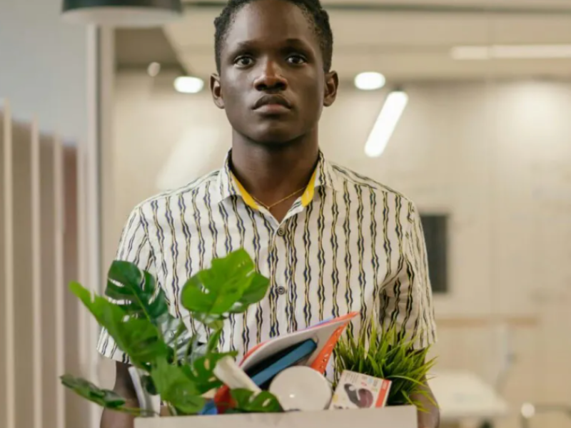 ​الشعور بالإرهاق قبل الثلاثين: لماذا تحلم جيل “Z” بالابتعاد عن العمل التقليدي