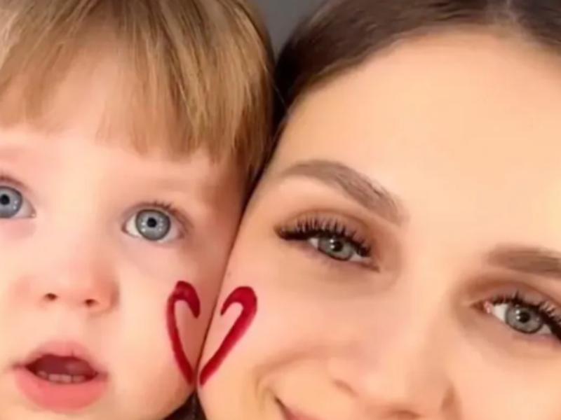 لحظة حب مرسومة: ابتكار أم يلمس القلوب