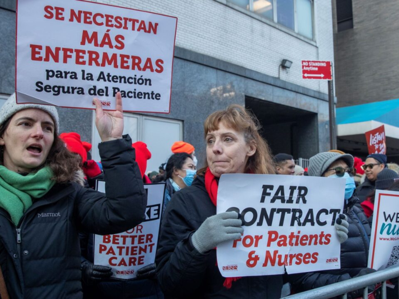 أكبر إضراب للممرضات في نيويورك : 15 ألف موظف يطالبون بتحسين ظروف العمل