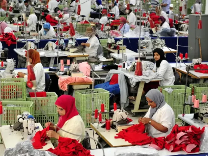 المغرب يحافظ على موقعه ضمن كبار موردي الملابس لفرنسا رغم ضغط المنافسة