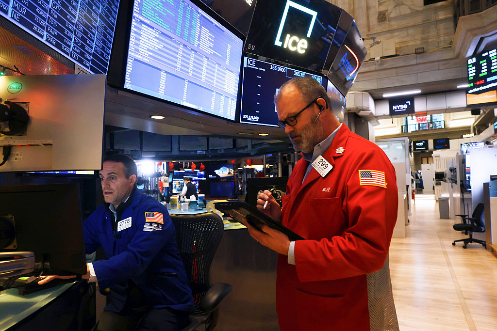 تراجع الأسواق المالية الأمريكية وسط تصاعد الضغوط التجارية