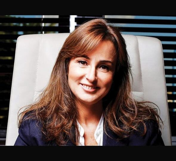 ​شكون هي نفيسة القصار اللي خذات قيادة الهولدينغ الملكي “المدى” من بعد رحيل حسن الورياكلي؟