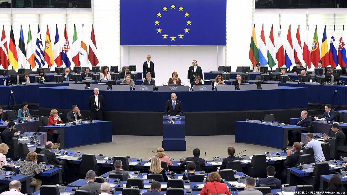 رسوم جمركية وتأجيل الاتفاق: البرلمان الأوروبي يرد على ترامب