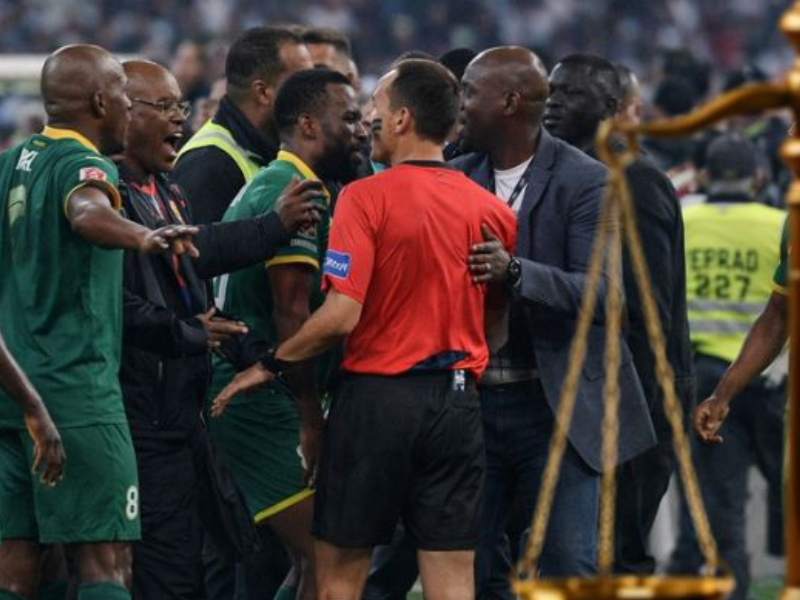 نهائي المغرب–السنغال : حين غادرَت الكرة الملعبَ ودخلَ القانون المباراة