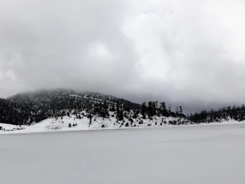 تساقطات ثلجية وأمطار رعدية ورياح قوية اليوم الخميس بعدة مناطق بالمغرب
