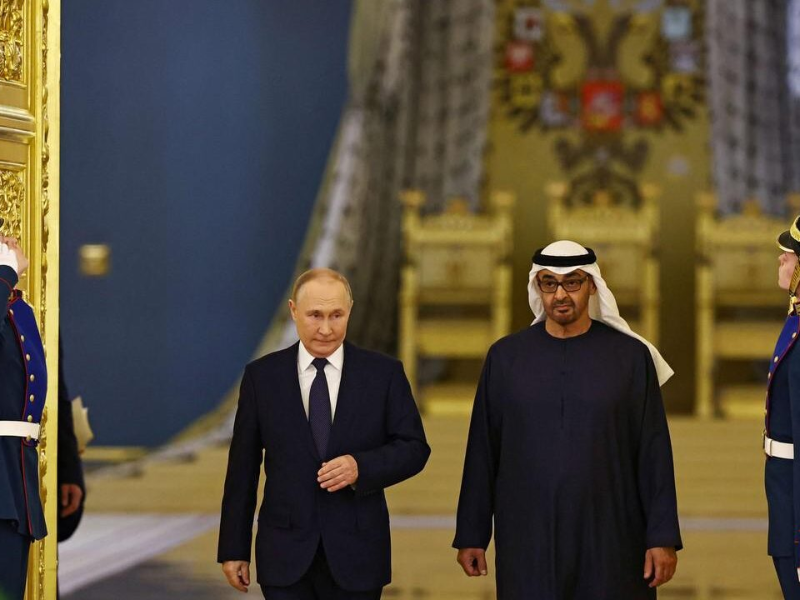 أبوظبي تحتضن اجتماعاً ثلاثياً لحل النزاع الأوكراني : روسيا وأوكرانيا والولايات المتحدة على طاولة المفاوضات