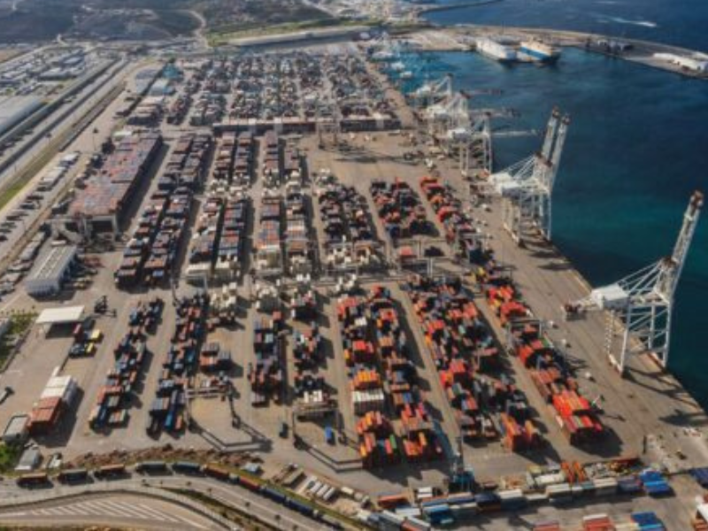 ​سلطات ميناء طنجة المتوسط تعلق الملاحة البحرية بسبب سوء الأحوال الجوية