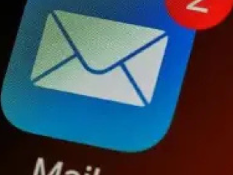 لماذا لا تزال الرسائل الإلكترونية الاحتيالية تملأ صناديق البريد؟