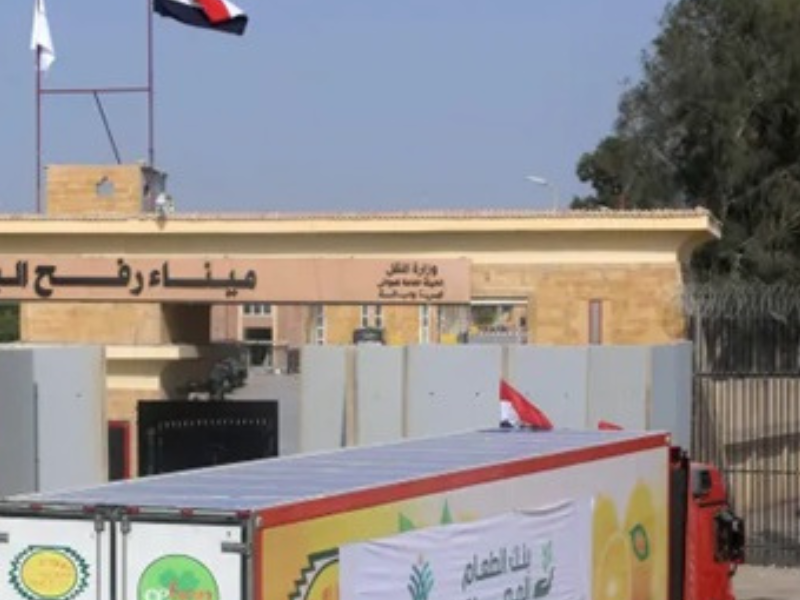 استئناف جزئي لحركة الأفراد عبر معبر رفح مع استمرار خروقات الهدنة وتصعيد ميداني في غزة