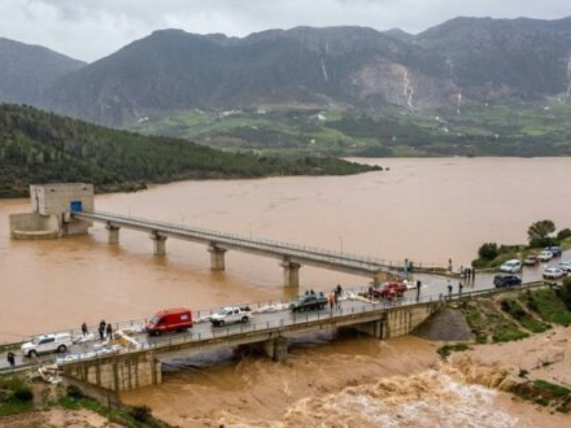 وزارة الداخلية تكشف حصيلة إجلاء المواطنين المتضررين من الفيضانات بالمملكة