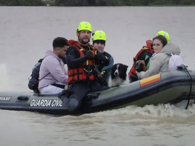 السلطات الإسبانية تُخلي أحياء من خيريث عقب فيضان نهر غواداليتي