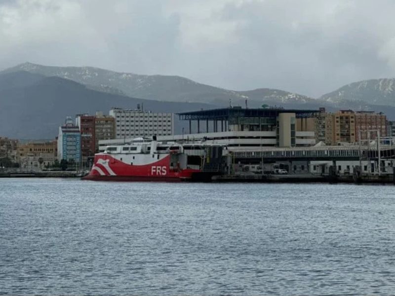 الرحلات البحرية بين طريفة وطنجة المدينة ستستأنف بعد تحسن الأحوال