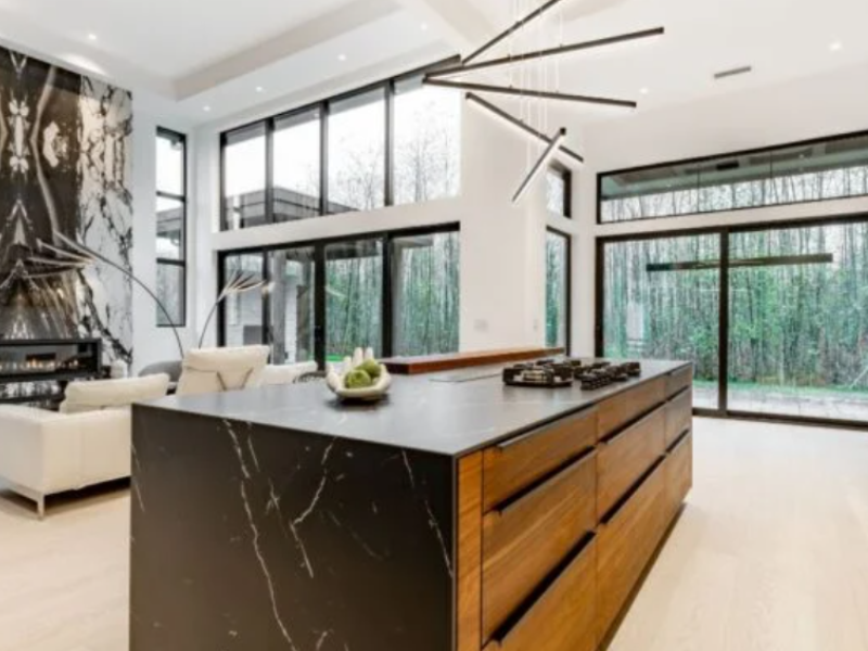 ​نهاية عهد خشب البلوط الفاتح في المطابخ: ما هي البدائل لعام 2026؟