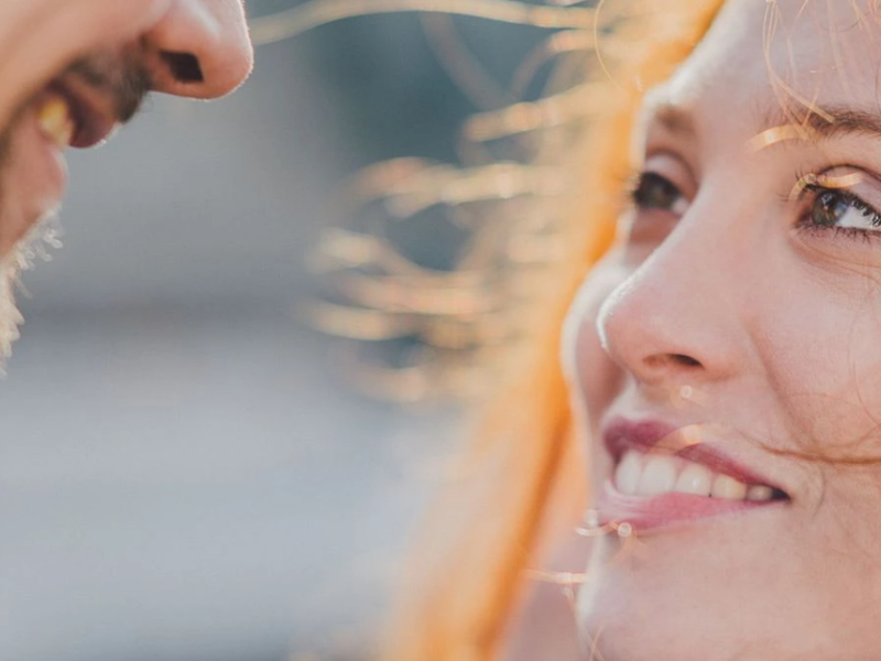 لماذا يجعلنا الحب نتخذ قرارات غير عقلانية أحيانًا؟