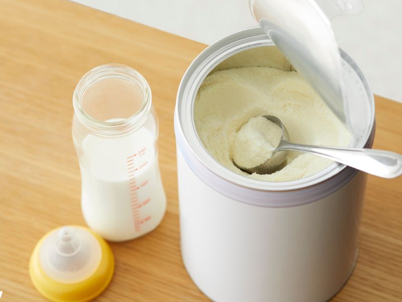 حليب الرضع في المغرب تحت المراقبة.. ما حقيقة مادة "السيريوليد"؟