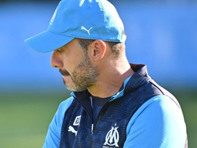 مرسيليا يفسخ عقد مدربه دي زيربي بالتراضي بعد سلسلة نتائج مخيبة