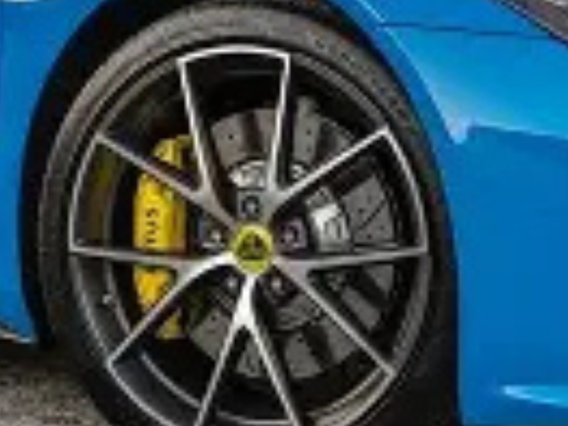 لوتس إميرا: تصميم رياضي وأداء استثنائي