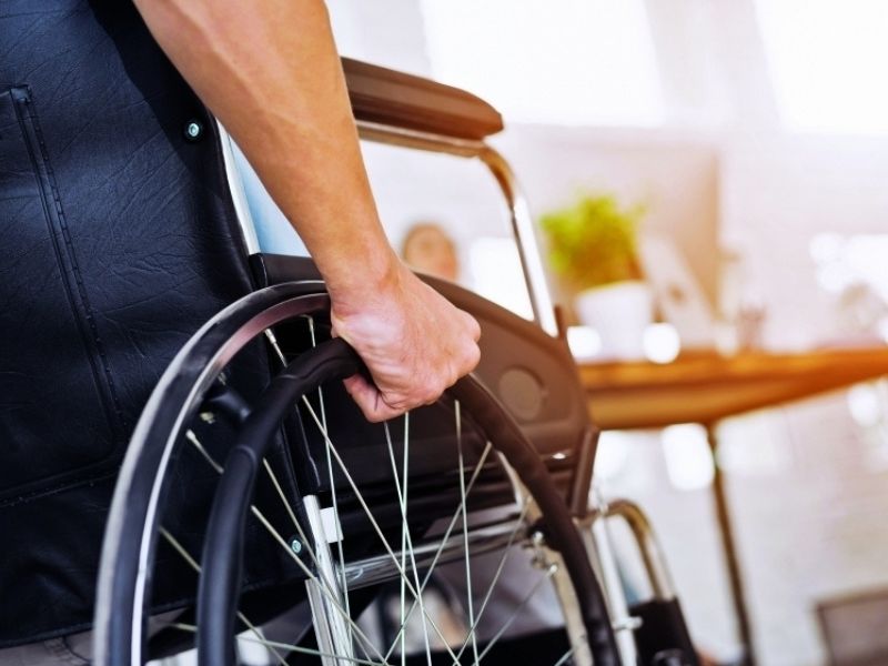 تعزيز خدمات مطار الحسن الأول بالعيون بمنصة خاصة لذوي الهمم