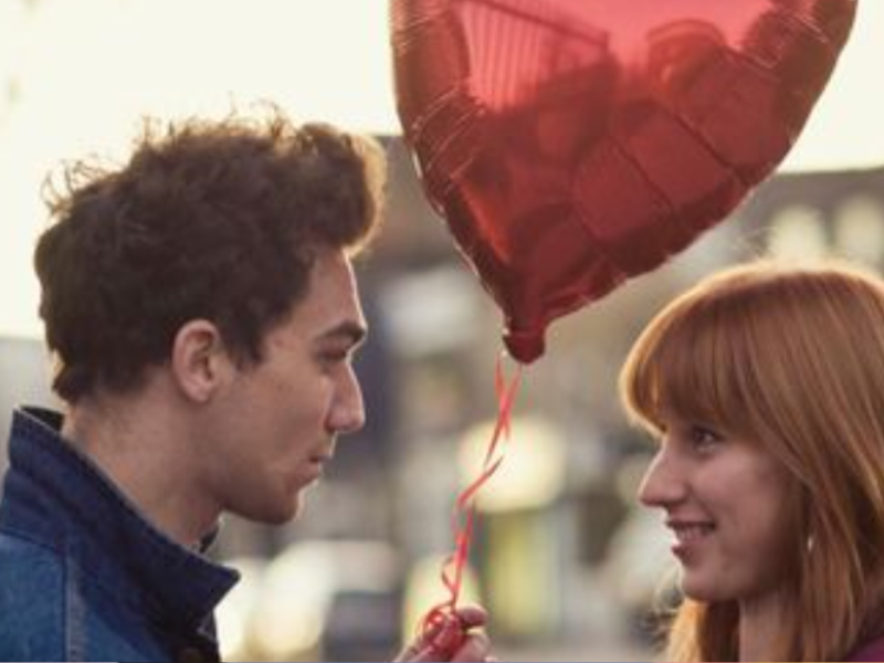 8 مفاجآت لإسعاد شريكك وإضافة الحماس إلى الحياة اليومية