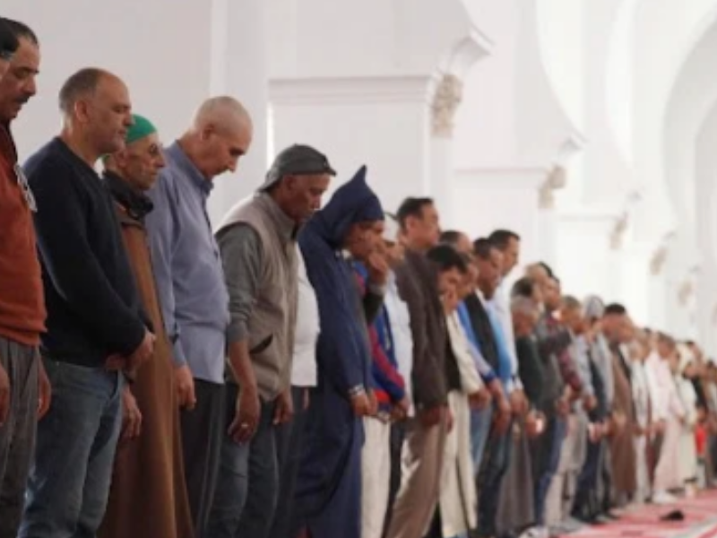 مئات المساجد تفتح أبوابها في رمضان بفضل توجيهات الملك محمد السادس