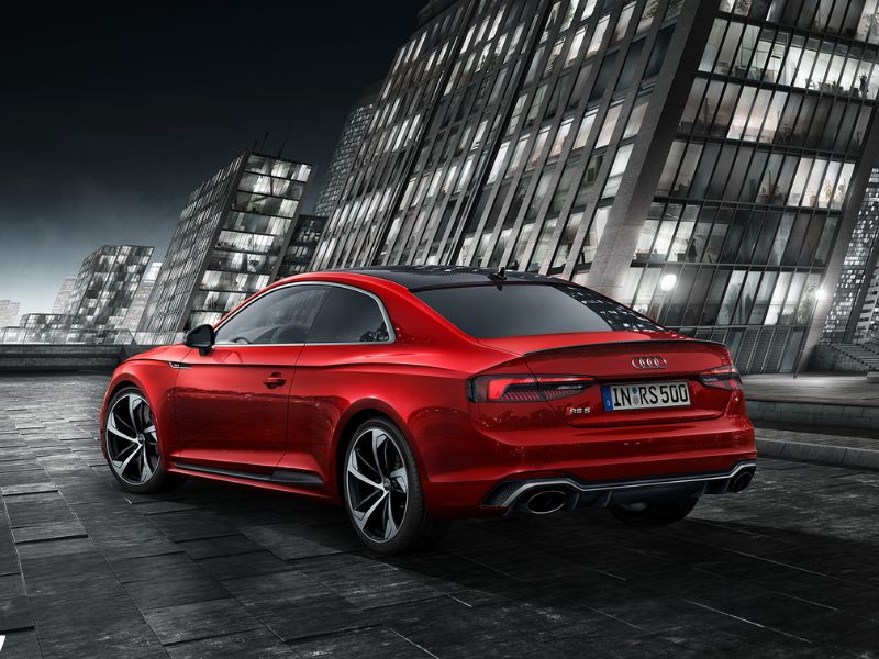 أودي تكشف عن أول لمحة من سيارتها الرياضية “آر إس 5” الجديدة