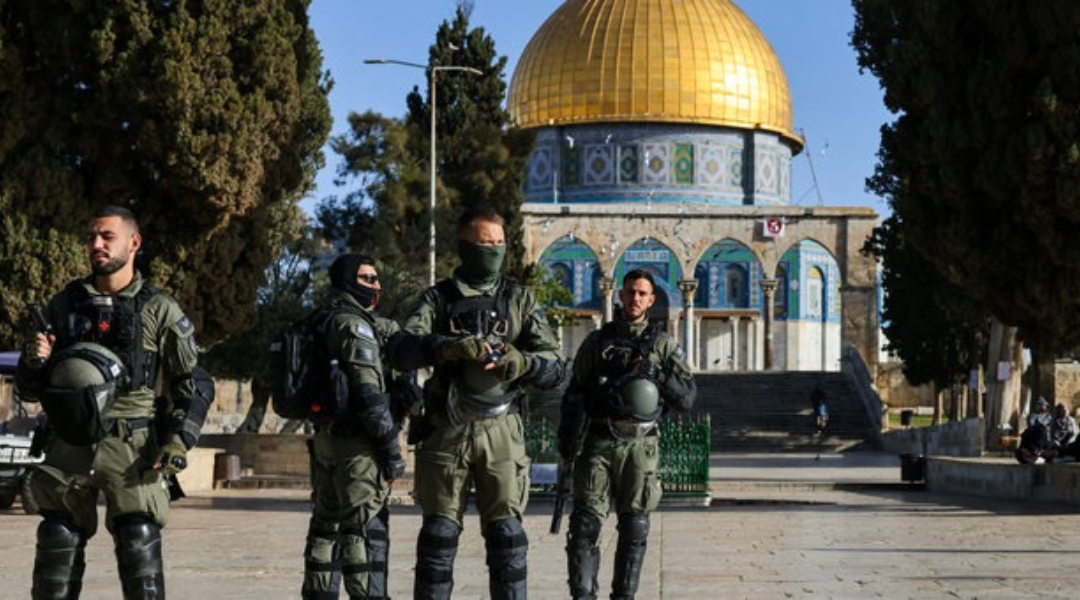 الجمعة الأولى من رمضان في الأقصى… حضور كثيف للمصلين وتشديد أمني إسرائيلي على مداخل القدس