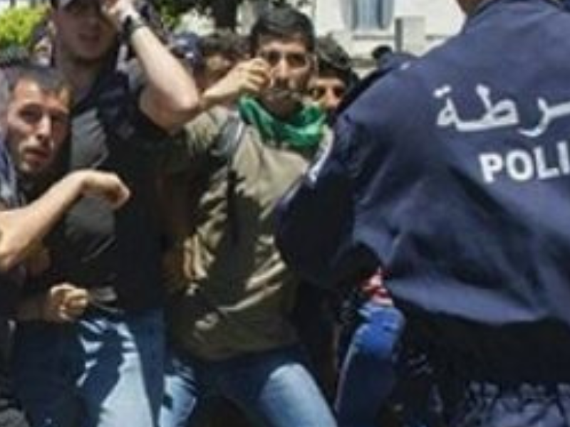 دعوة حقوقية في ذكرى الحراك الشعبي في الجزائر: مطالب بالإفراج عن معتقلي الرأي وتعزيز الحريات