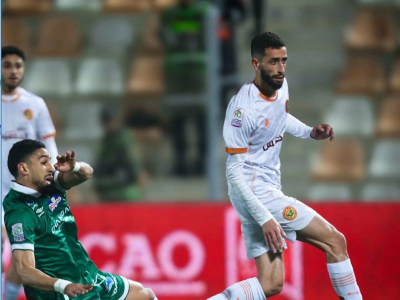 تعادل إيجابي بين نهضة بركان والرجاء بهدف لمثله