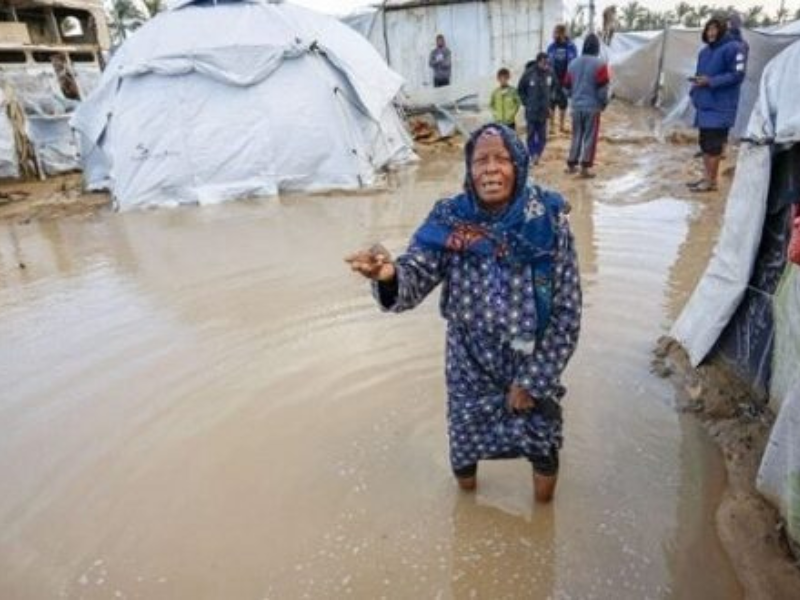 استشهاد 5 فلسطينيين في غارات إسرائيلية على غزة رغم سريان وقف إطلاق النار