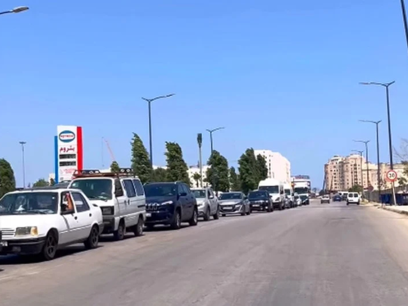 مدينة طنجة تواجه اختناقا مروريا قبيل الإفطار… دعوات لإيجاد حلول لتخفيف الضغط على الطرق