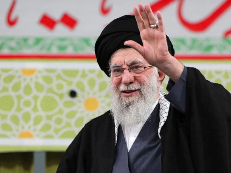 نيويورك تايمز: معلومات استخباراتية أمريكية مهّدت لاستهداف خامنئي