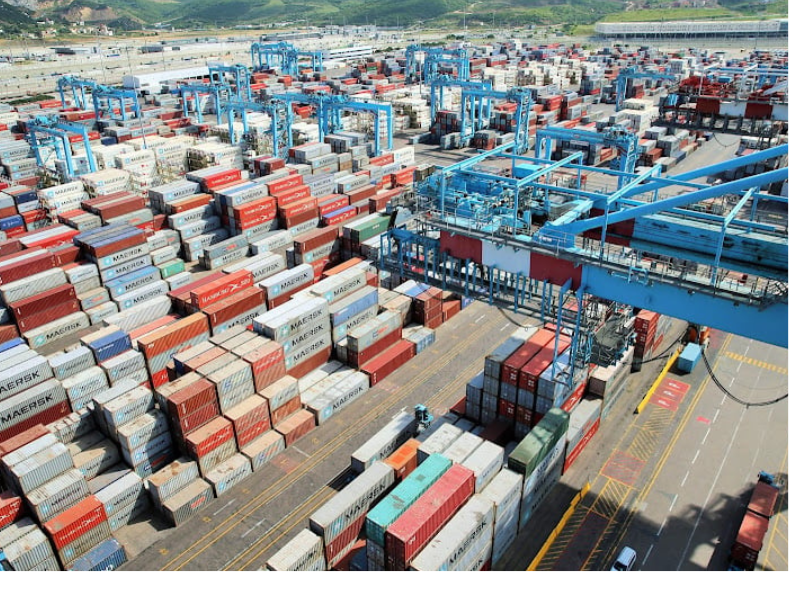 ارتفاع العجز التجاري: تحديات هيكلية تستدعي مراجعة استراتيجية للتجارة الخارجية