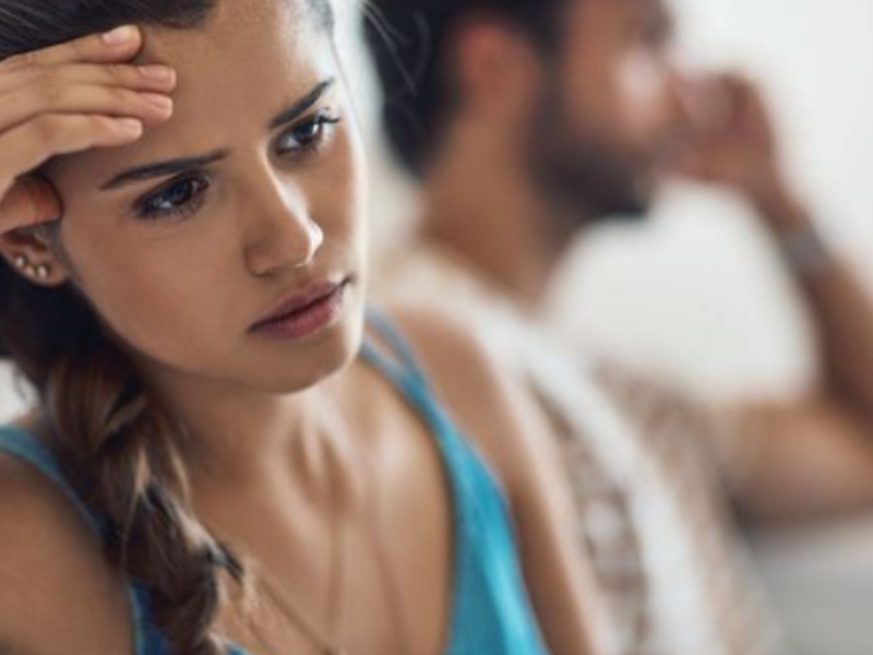 5 علامات تدل على أن المرأة وصلت إلى مرحلة الإرهاق العاطفي في علاقتها الزوجية