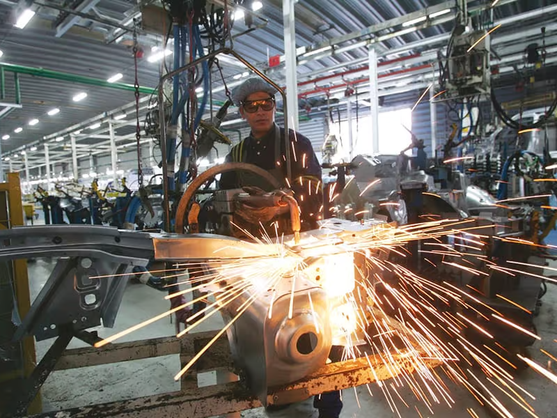 آفاق اقتصادية واعدة مطلع 2026 رغم تباين أداء القطاعات الإنتاجية