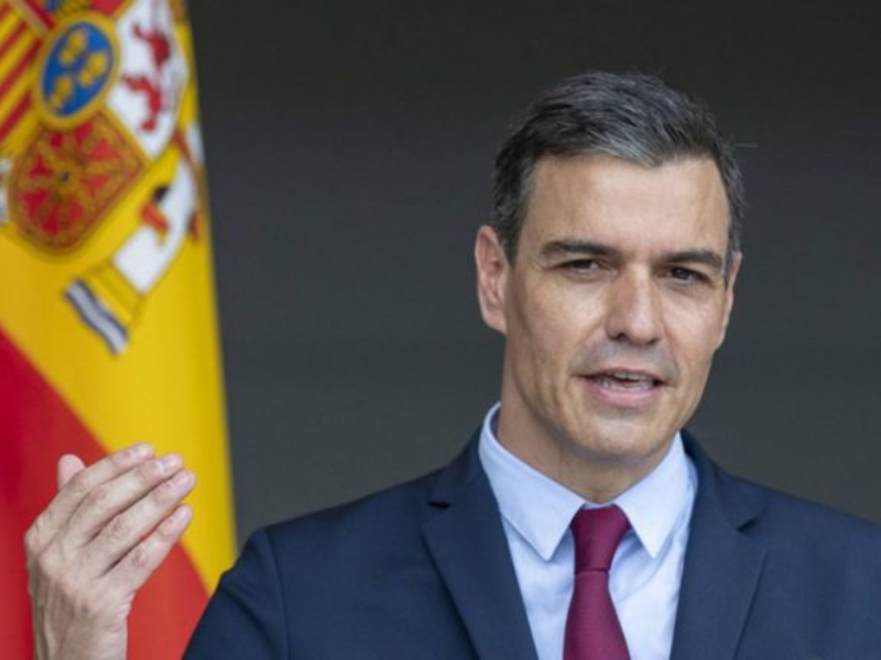 سانشيز يرد على تهديدات ترامب : "إسبانيا لن تتواطأ مع الحرب المتهورة"