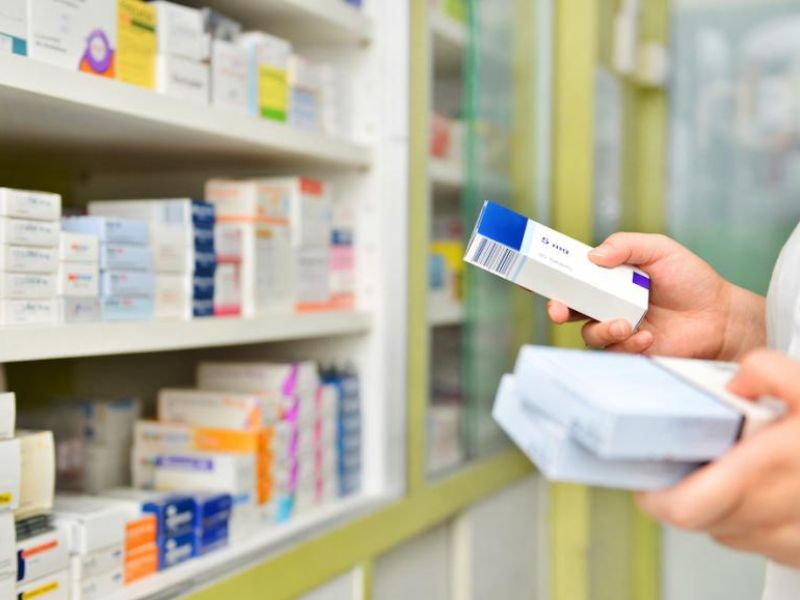 أمين التهراوي يطمئن الصيادلة: لا فتح لرأسمال الصيدليات حالياً