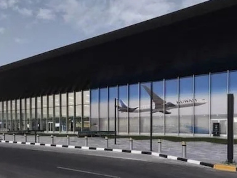 مطار الكويت الدولي يتعرض لهجوم بطائرات مسيرة دون إصابات بشرية