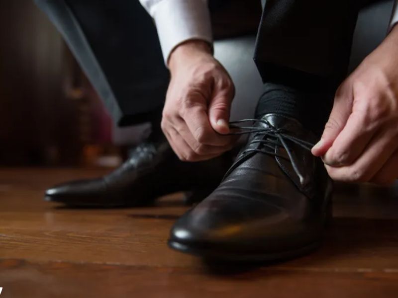 حذاؤك يصرّ؟ حلول منزلية بسيطة لإسكات الصوت المزعج للأبد