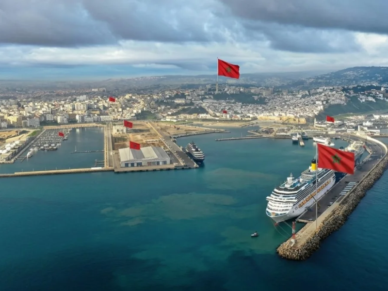 السفن تعيد توجيه مساراتها نحو طنجة المتوسط هربًا من توترات مضيق هرمز