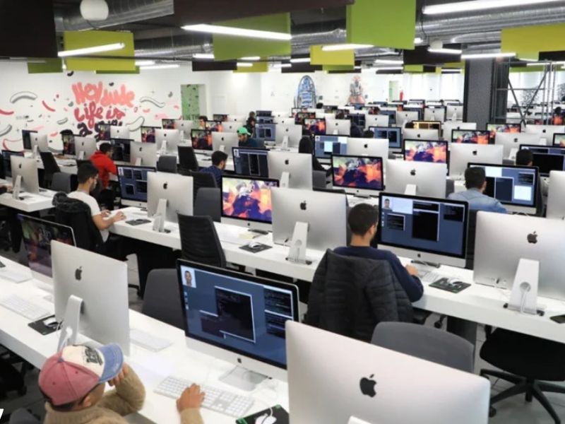 مدرسة 1337 المغربية تتصدر عالم البرمجة: تتويج عالمي يعزز ريادة الكفاءات الرقمية بالمغرب