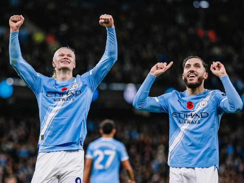مانشستر سيتي يضرب بقوة أمام تشيلسي ويعيد إشعال سباق لقب البريميرليغ